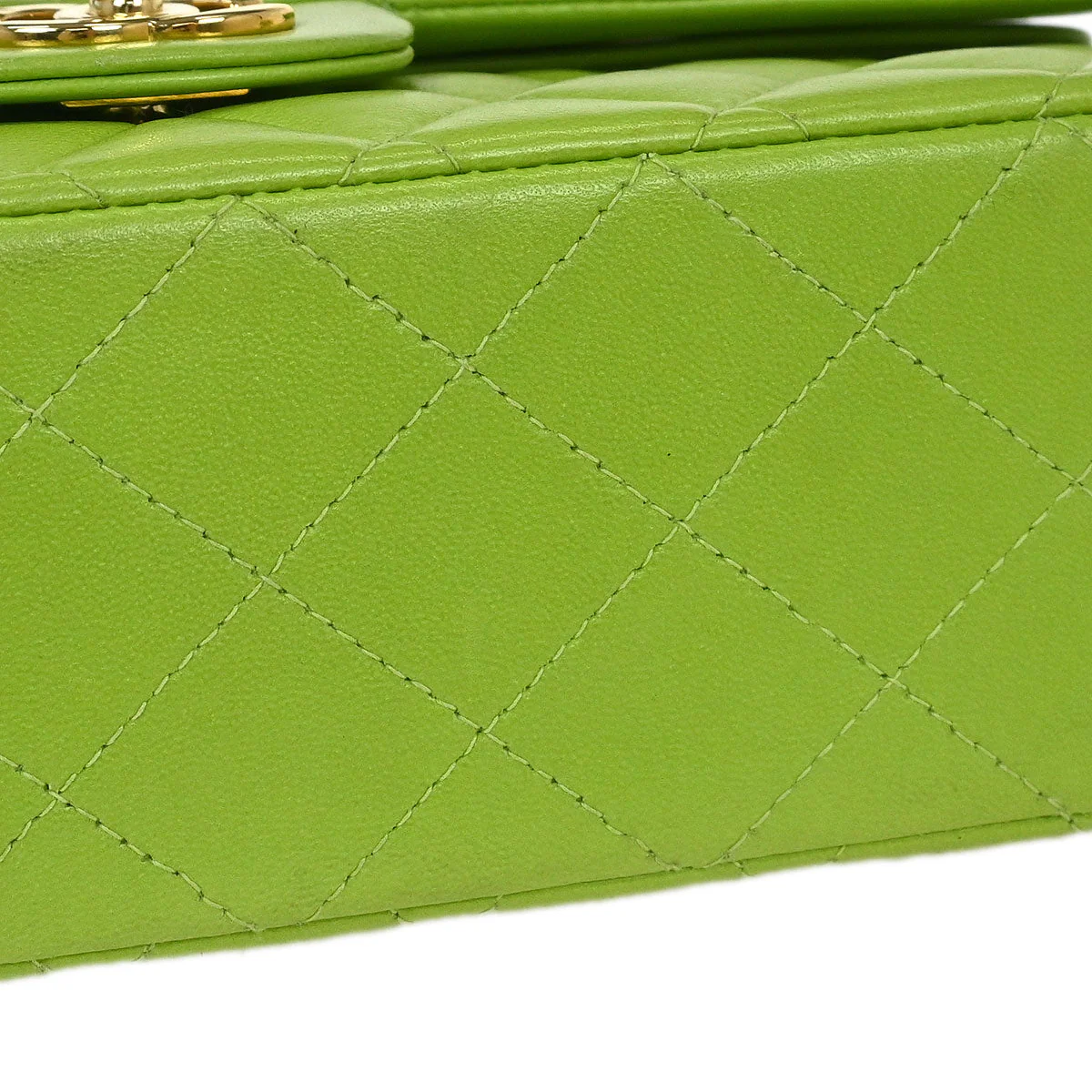 Chanel 2002-2003 Light Green Lambskin Medium Classic Double Flap Shoulder Bag - Image 3