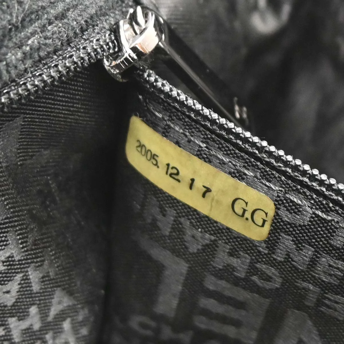 Chanel 2005-2006 Black Canvas Chain Print Handbag - Image 9