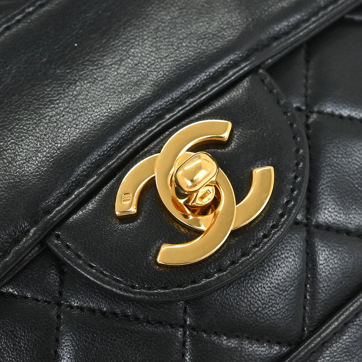 Chanel 1989-1991 Black Lambskin Shoulder Bag - Image 4