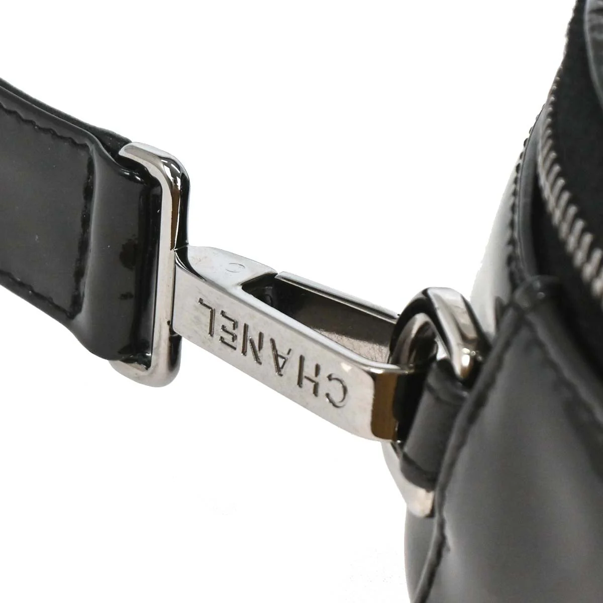 Chanel 2003-2004 Black Patent Leather Handbag - Image 4