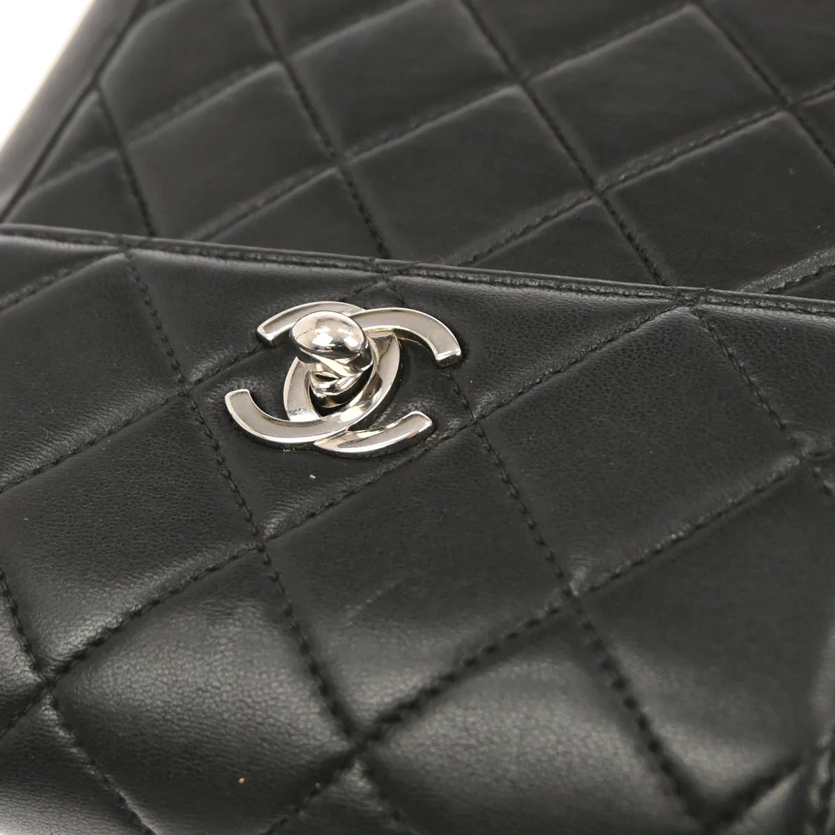 Chanel 1997-1999 Black Lambskin Handbag - Image 4