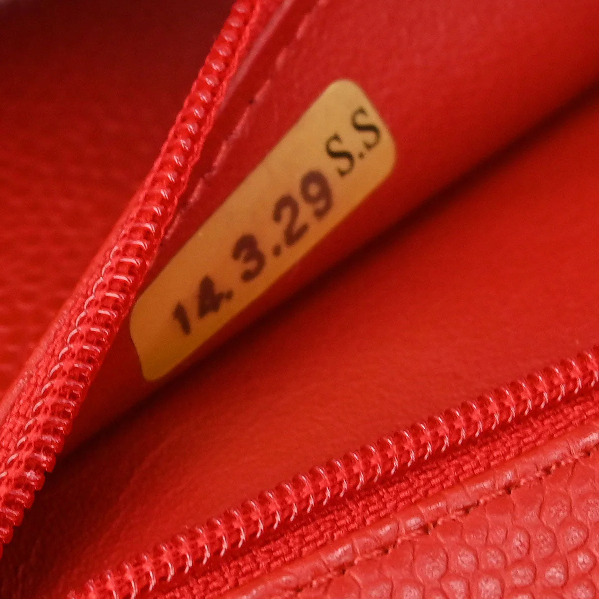 Chanel 2014 Red Calfskin Medium Classic Double Flap Shoulder Bag - Image 6