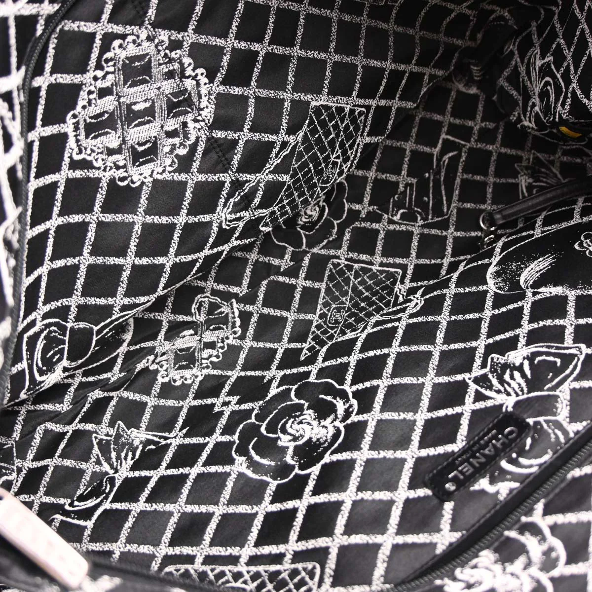 Chanel 2008-2009 Black Calfskin Essential Tote Bag - Image 8
