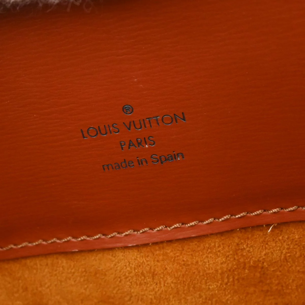 Louis Vuitton 1998 Brown Epi Cluny Shoulder Bag M52253 - Image 8