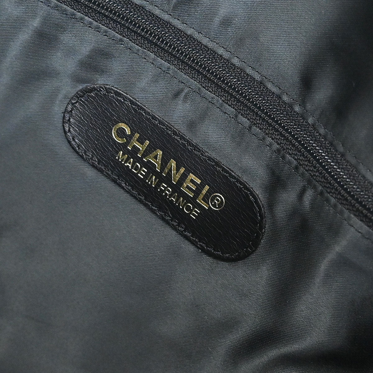 Chanel 1994-1996 Black Caviar Skin 2way Shoulder Duffle Bag - Image 9