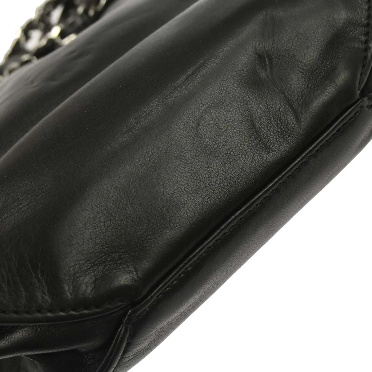 Chanel 1996-1997 Black Lambskin Chain Shoulder Bag - Image 5