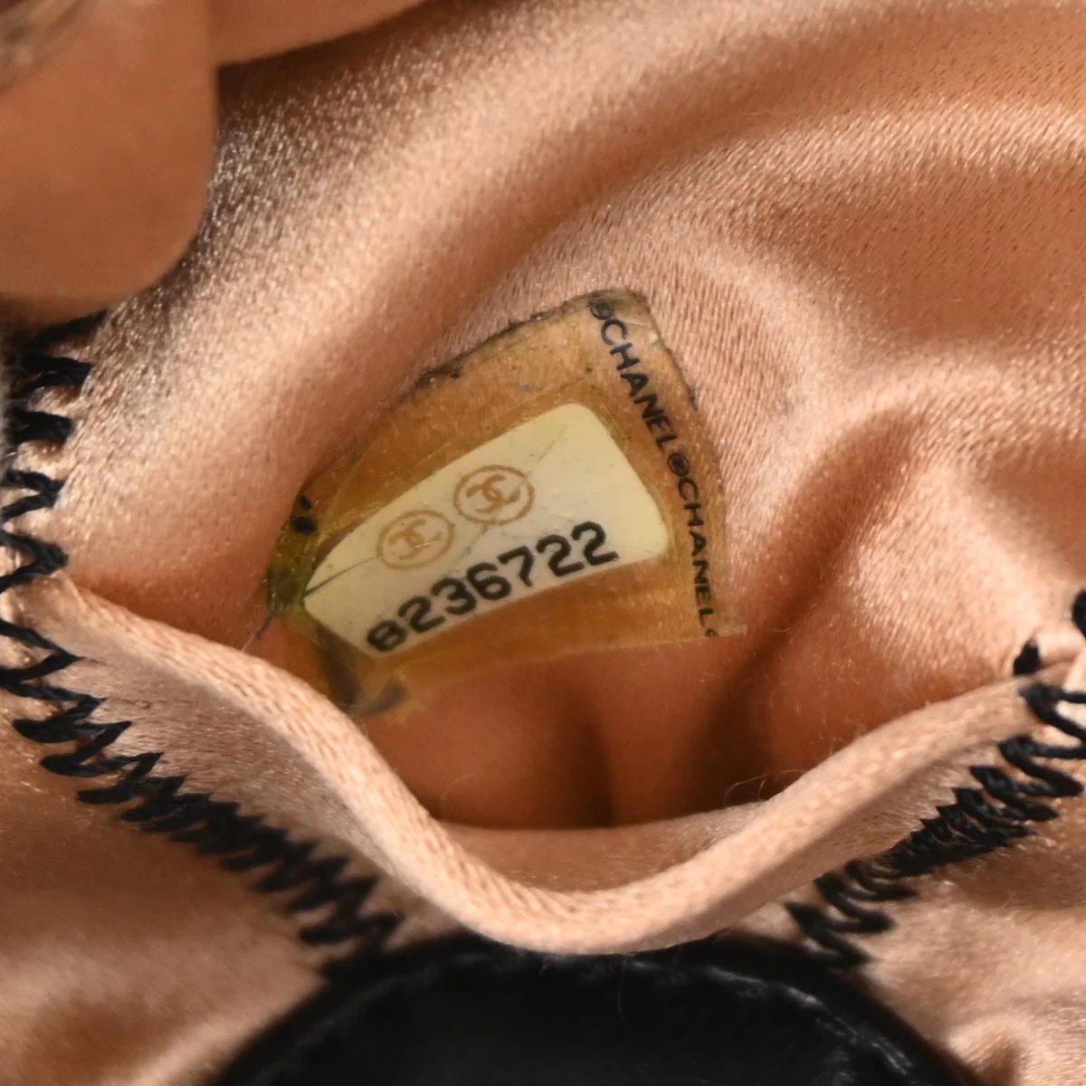 Chanel 2003-2004 Black Lambskin Sac Cordon Mini Reversible Drawstring Handbag - Image 10