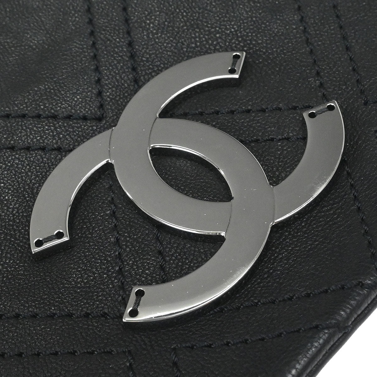 Chanel 2005-2006 Black Calfskin Accordion Flap Bag - Image 4