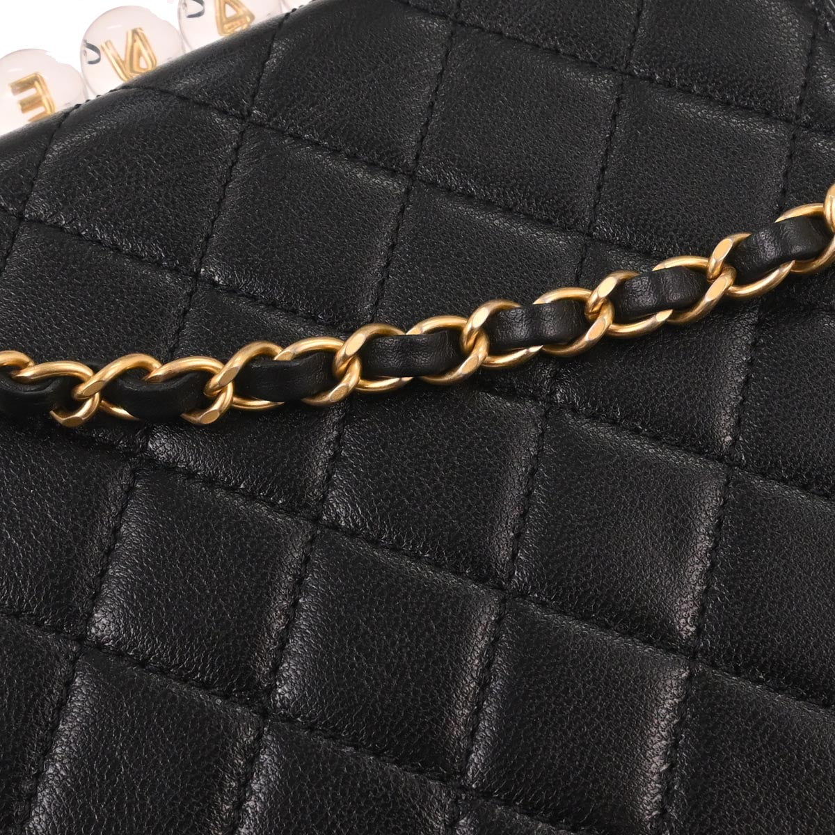 Chanel 2019 Black Lambskin Shoulder Bag - Image 4