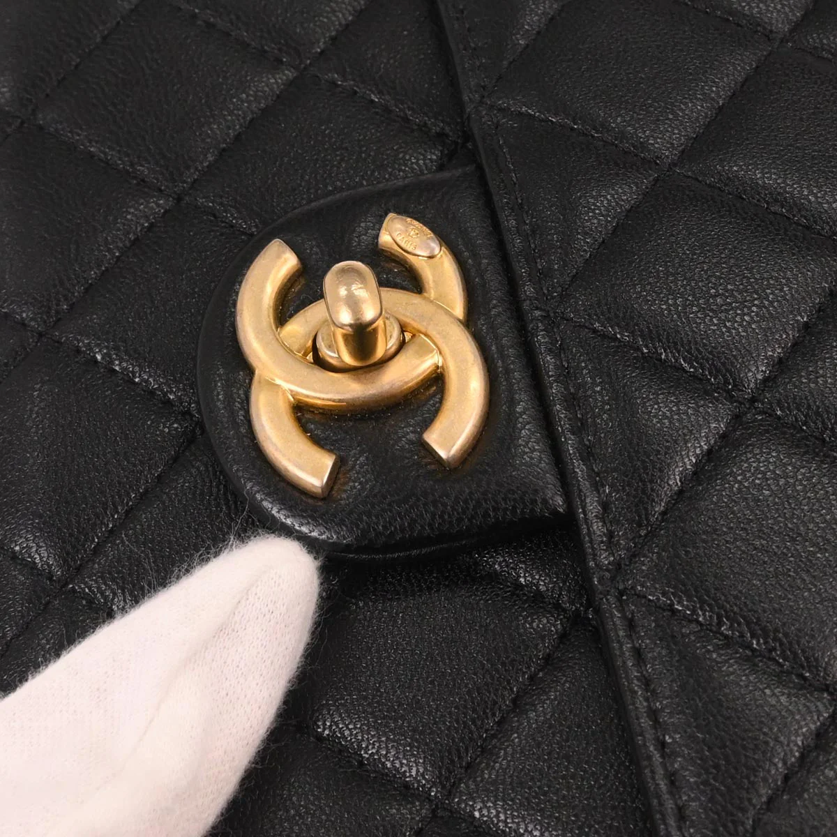 Chanel 2019 Black Lambskin Shoulder Bag - Image 6