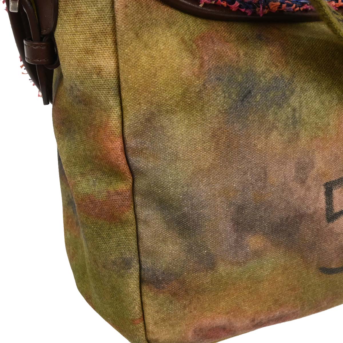 Chanel * 2015-2016 Khaki Green Canvas Graffiti On The Pavement Messenger Bag - Image 3