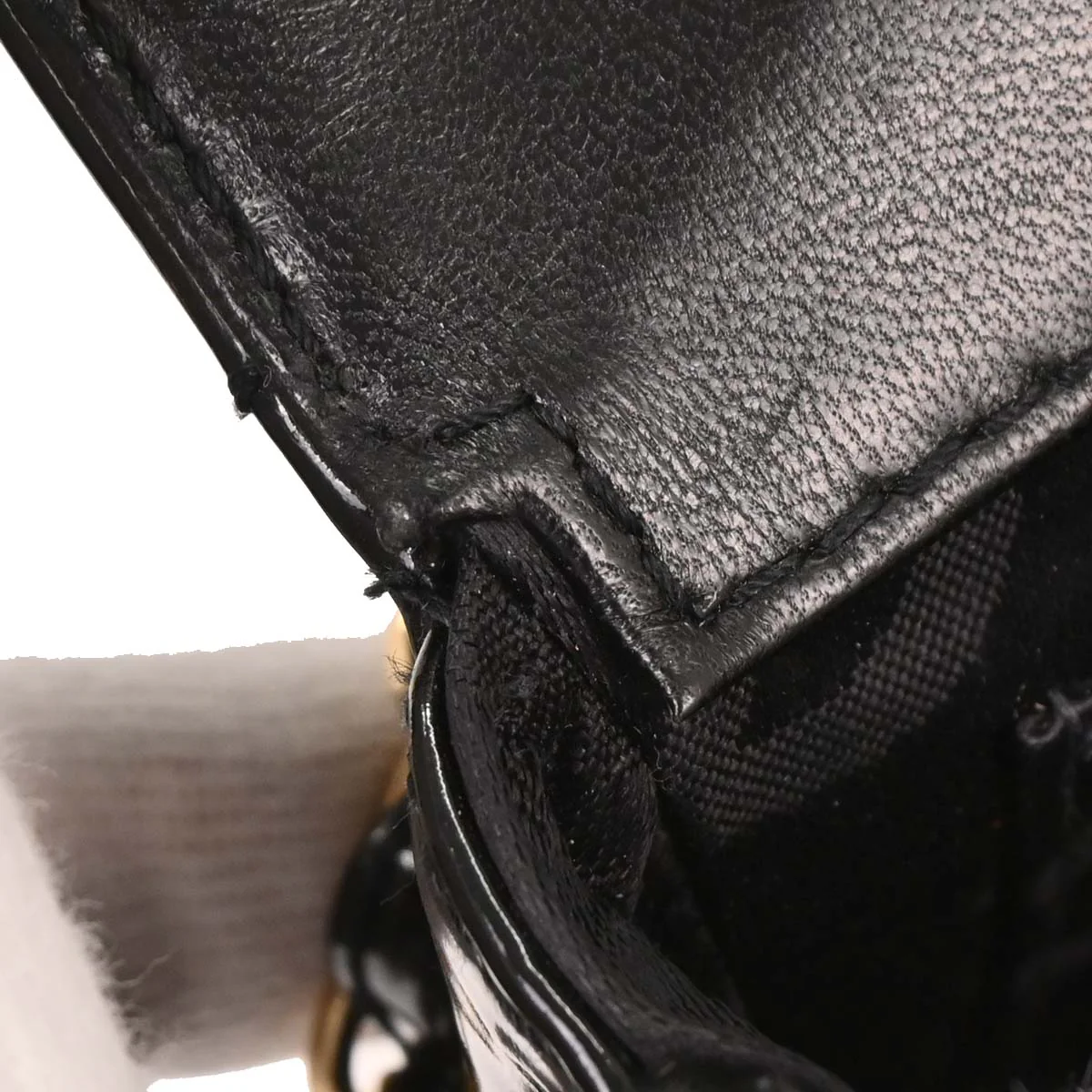 Chanel 2002-2003 Black Patent Leather Choco Bar Single Flap Shoulder Bag - Image 7