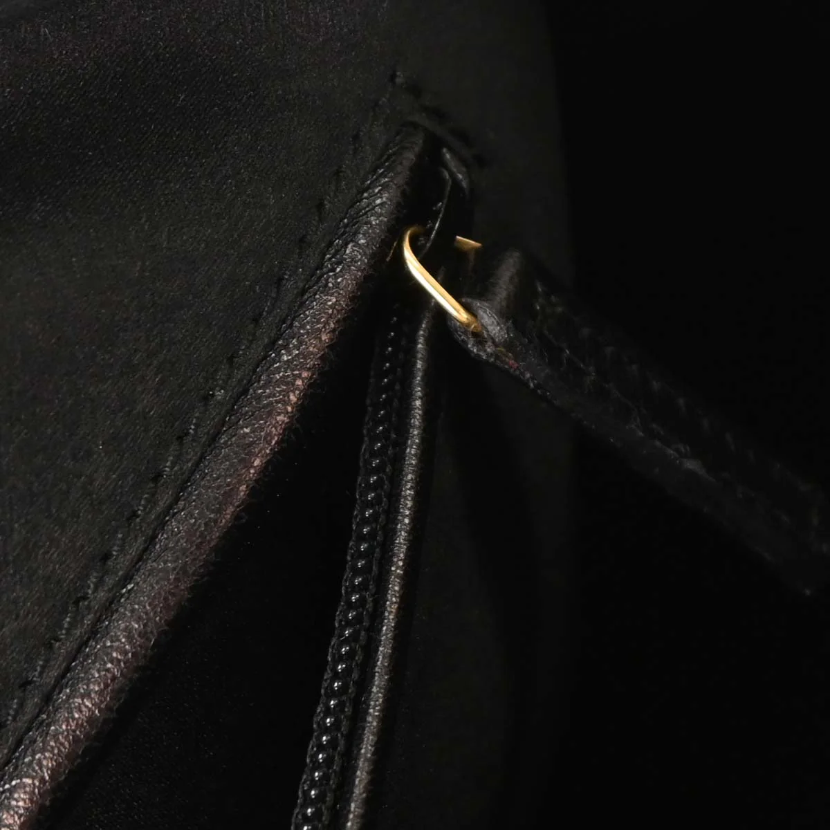Yves Saint Laurent Black Leather Handbag - Image 10