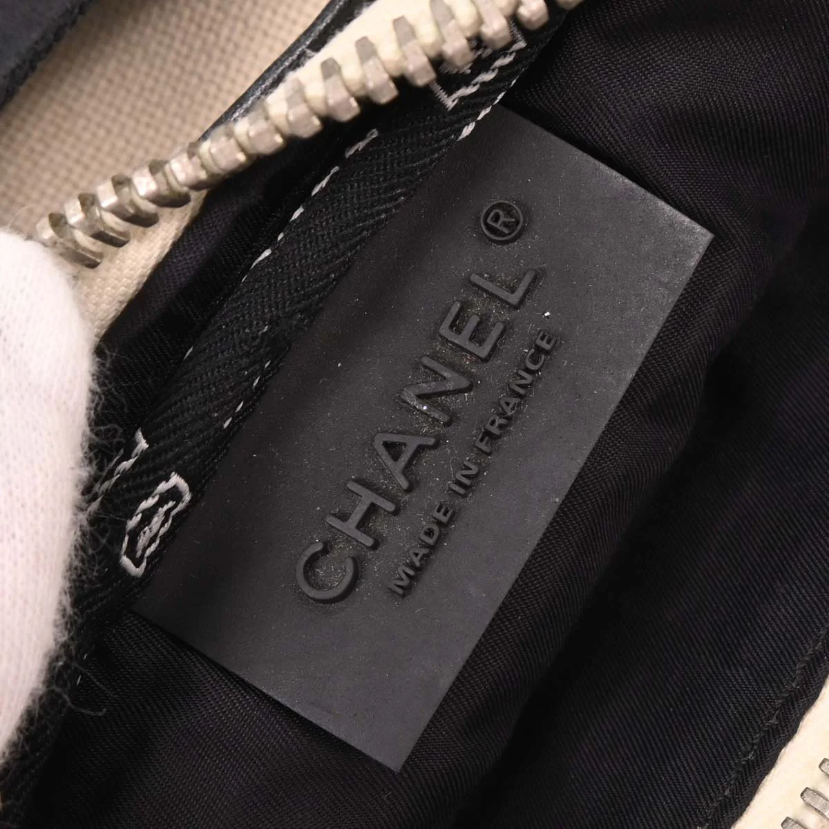 Chanel 2004-2005 White Canvas Sport Line Waist Bum Bag - Image 9