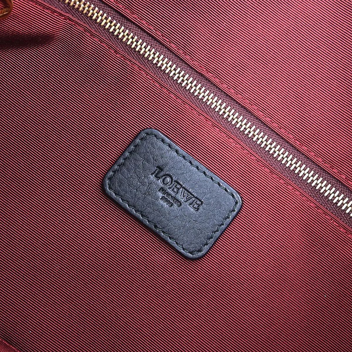 Loewe * Black Leather Heritage Shoulder Bag - Image 9
