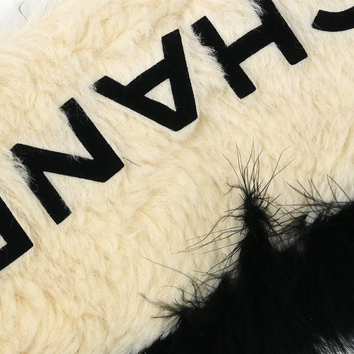 Chanel * Alpaca Scarf Ivory Small Good - Image 3