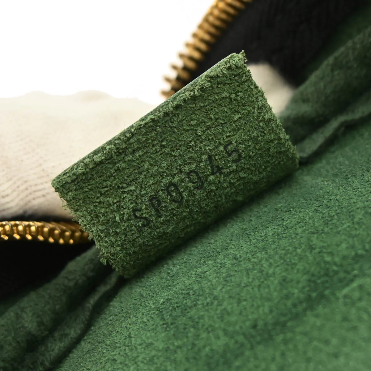 Louis Vuitton Green Taiga Kendall PM 2way Travel Handbag M30124 - Image 10