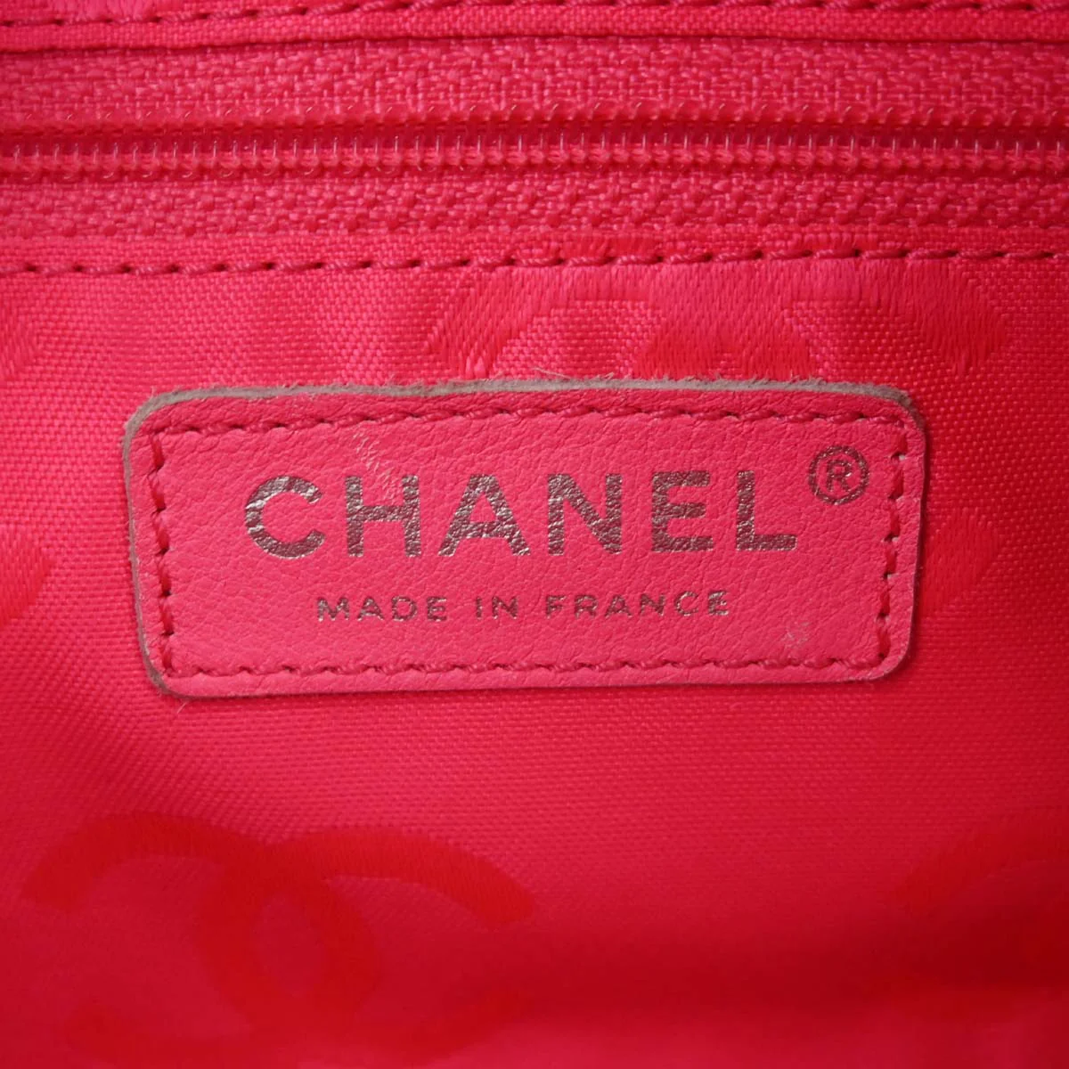 Chanel 2005-2006 Black Calfskin Cambon Ligne Handbag - Image 9