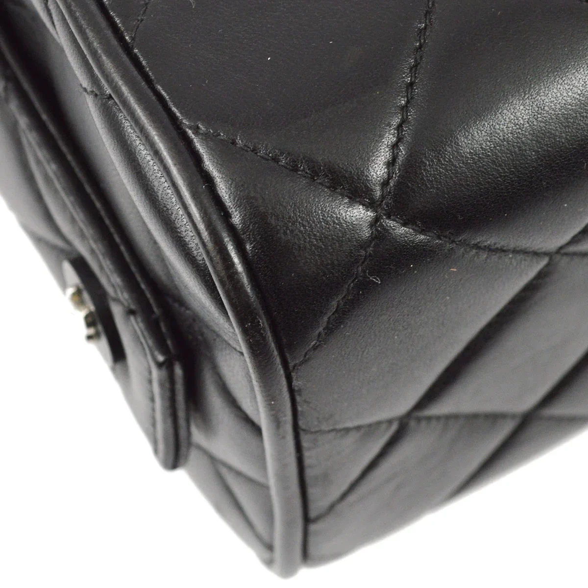 Chanel 1996-1997 Black Lambskin Handbag - Image 5