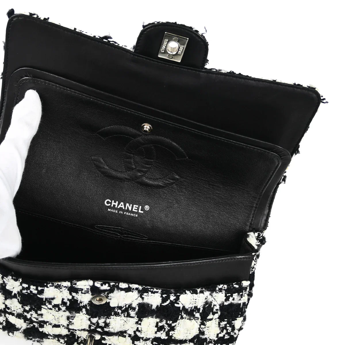Chanel 2004-2005 White Black Tweed Medium Classic Double Flap Shoulder Bag - Image 8