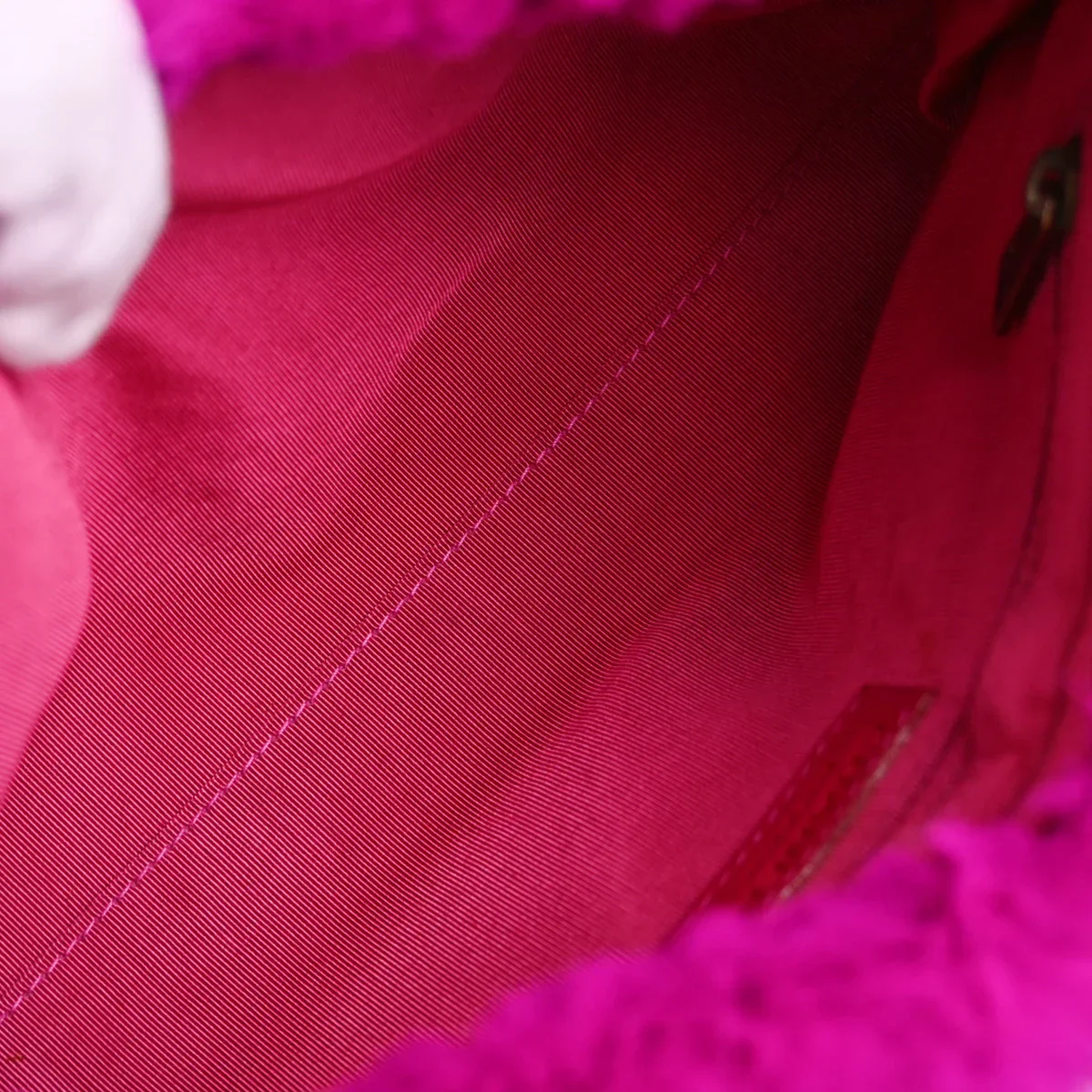 Chanel 2000-2001 Rabbit Fur Shoulder Bag - Image 8