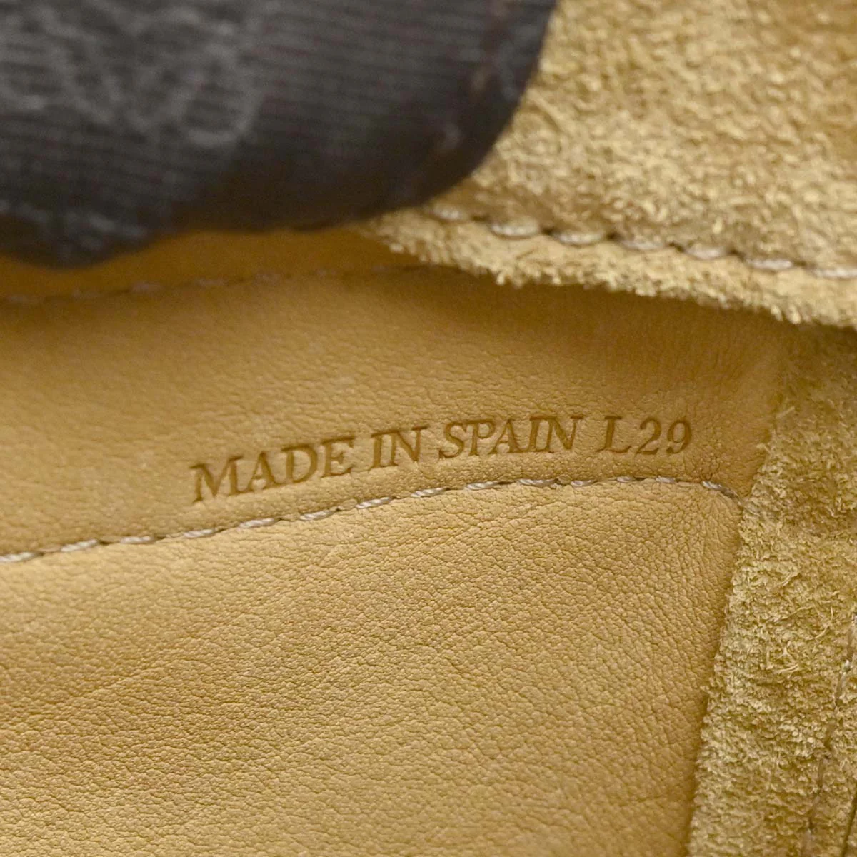 Loewe Beige Suede Tote Handbag - Image 10