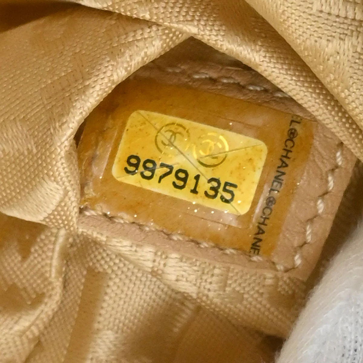 Chanel 2004-2005 Beige Caviar Wild Stitch Choco Bar Handbag - Image 10