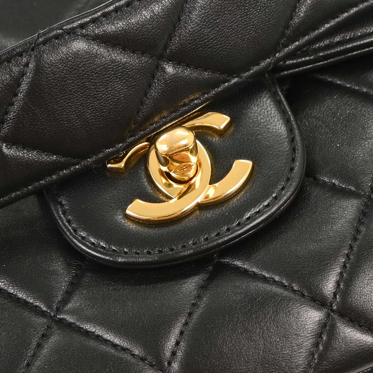Chanel 1994-1996 Black Lambskin Double Sided Handbag - Image 5