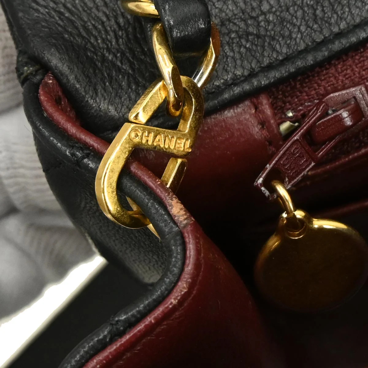 Chanel 1989-1991 Black Lambskin Turnlock Small Full Flap Shoulder Bag - Image 8