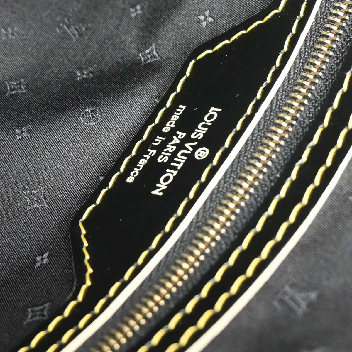 Louis Vuitton Black Suhali Lockit PM Tote Handbag M91888 - Image 9