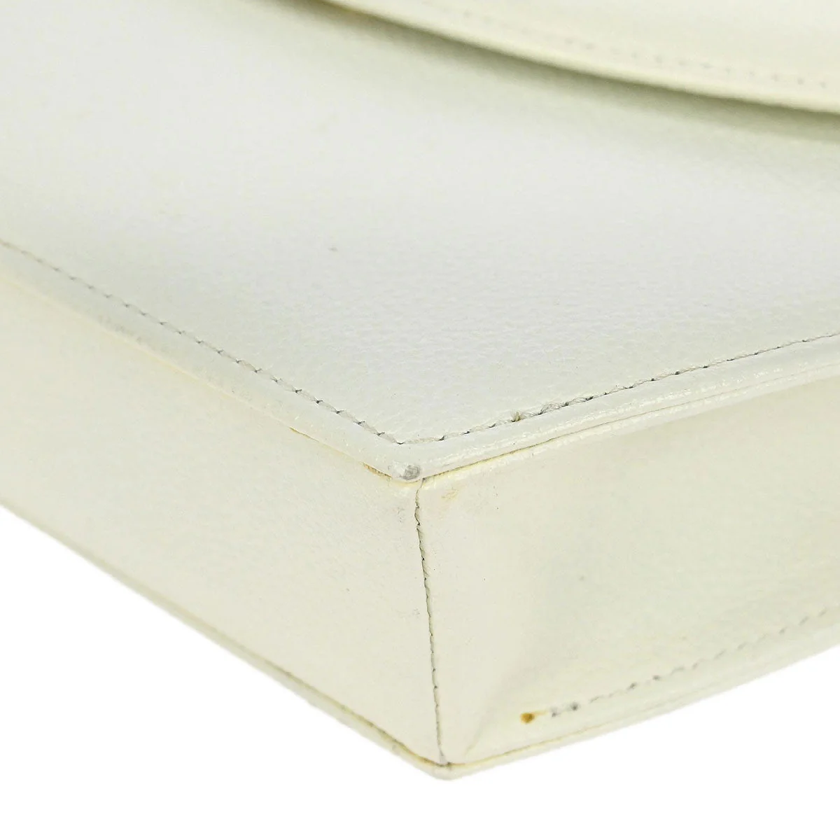 Yves Saint Laurent White Leather Shoulder Bag - Image 4