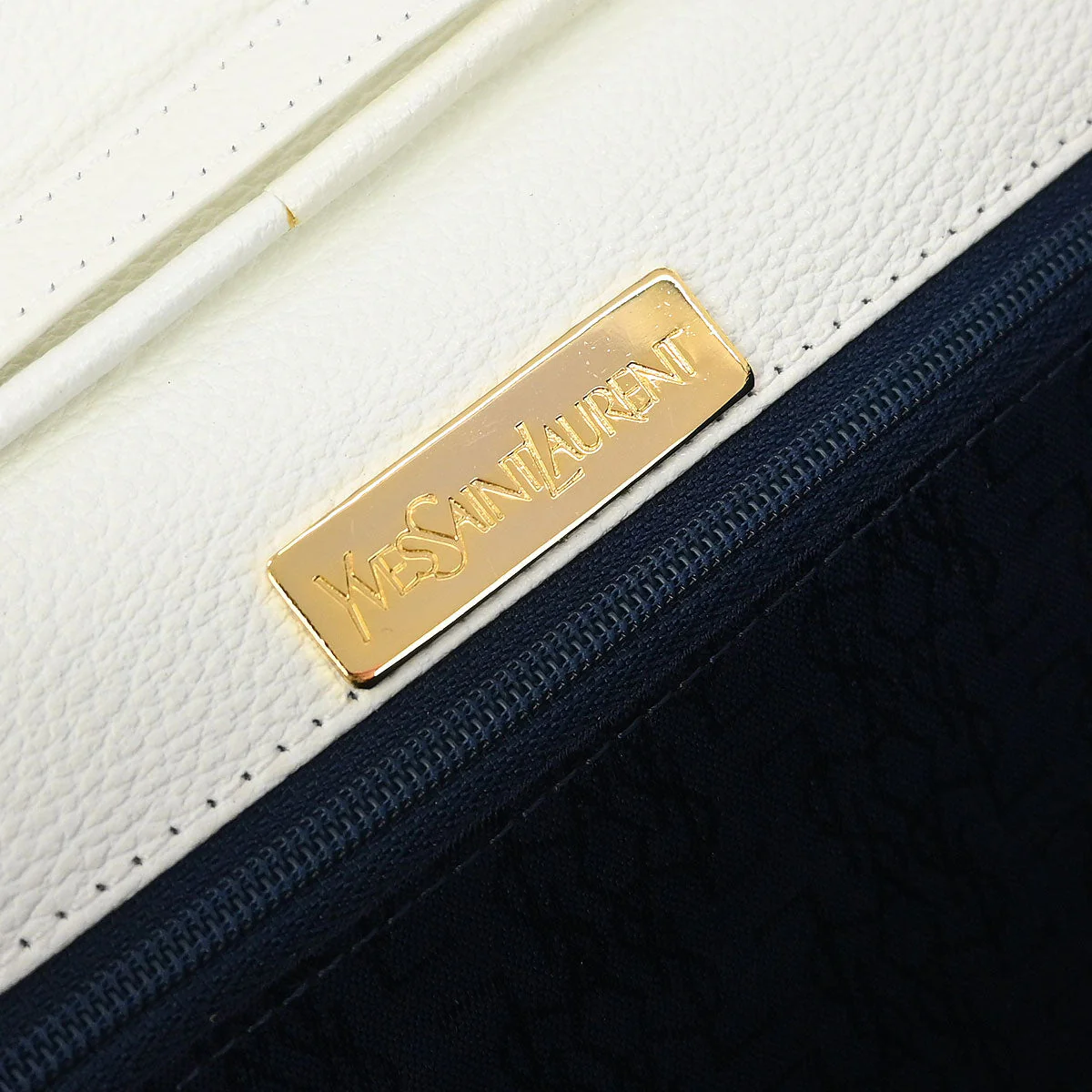 Yves Saint Laurent White Leather Shoulder Bag - Image 9