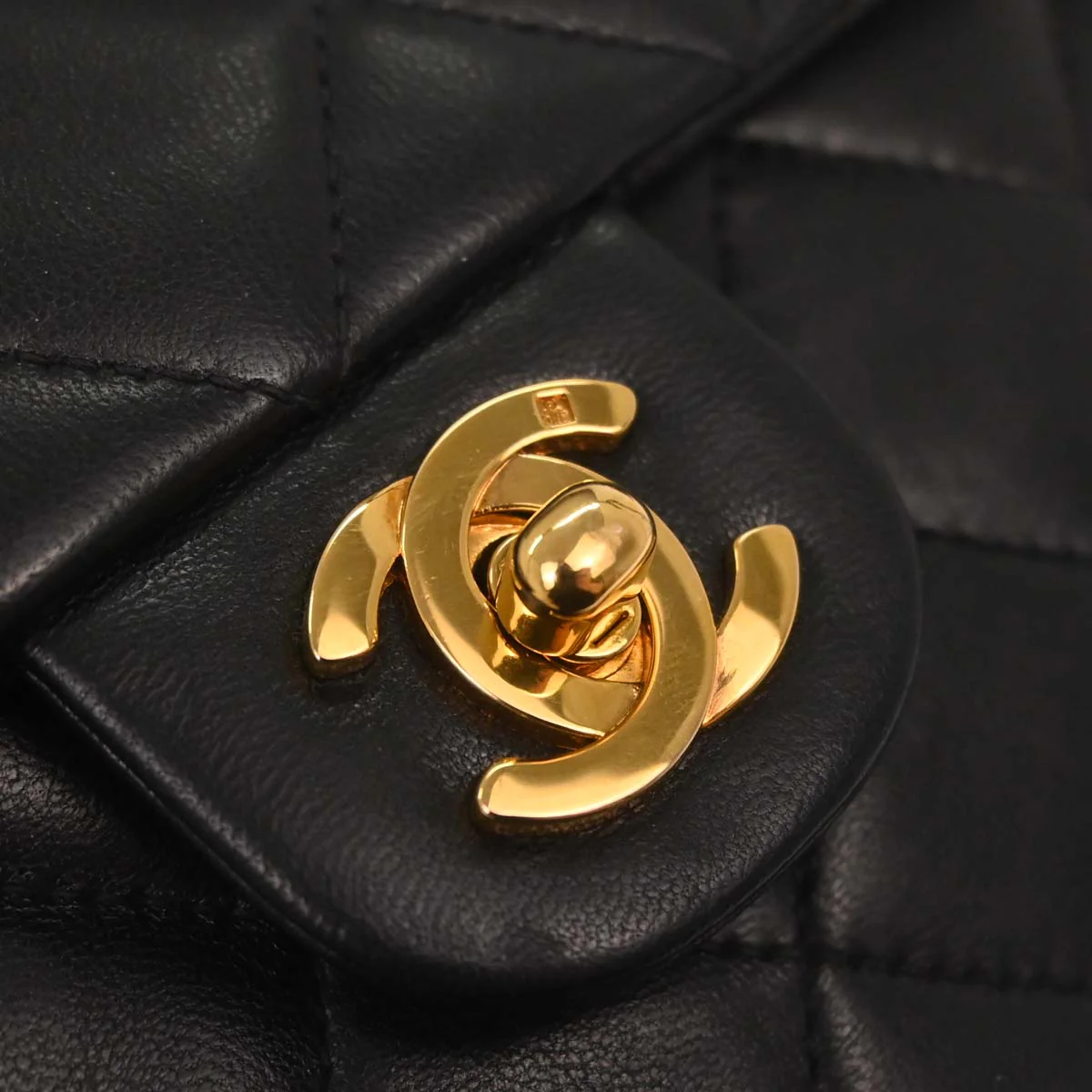 Chanel 1991-1994 Black Lambskin Classic Square Flap Shoulder Bag 20 - Image 7