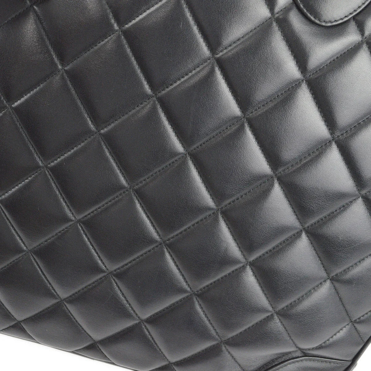 Chanel * 1997-1999 Black Lambskin Handbag - Image 5