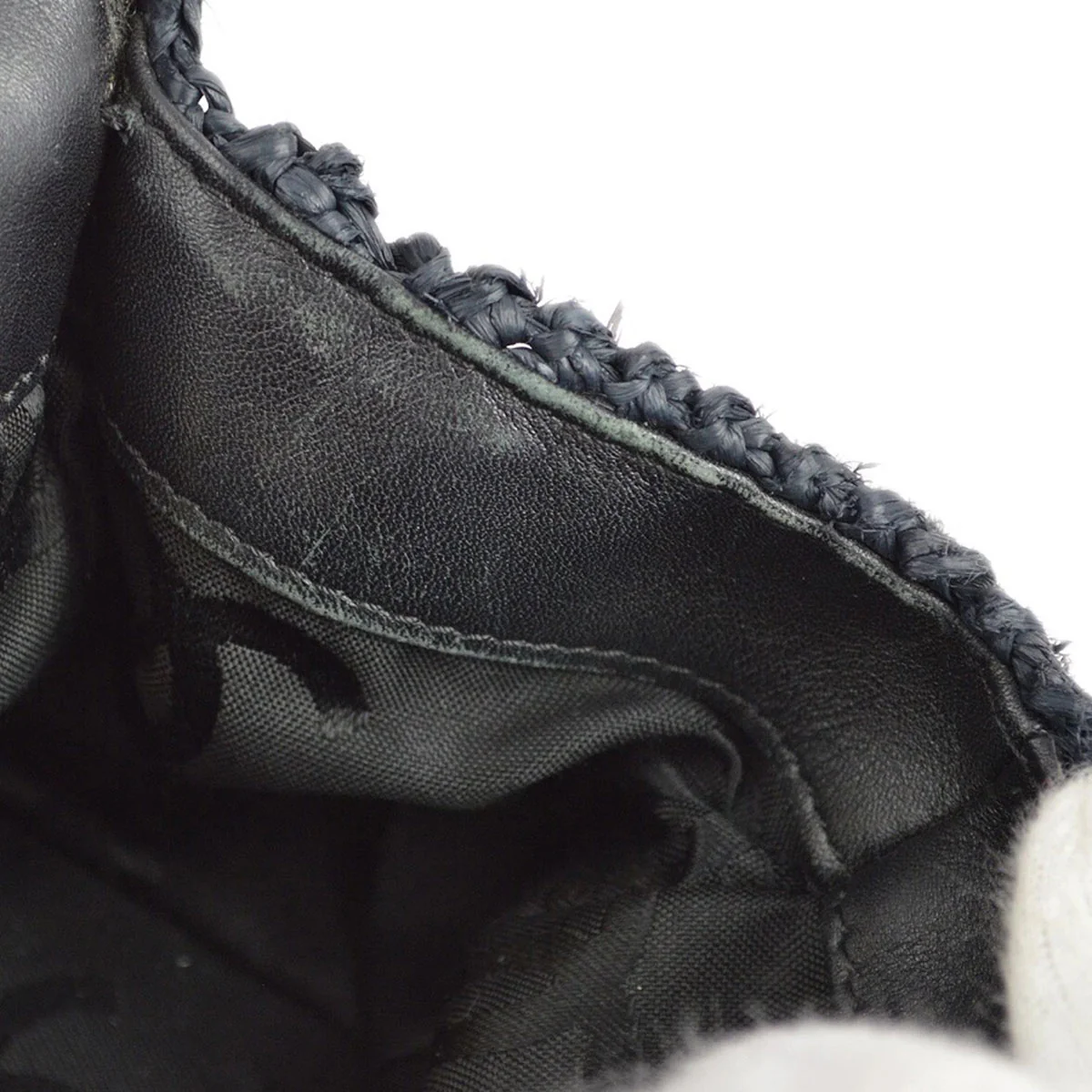 Chanel 2005-2006 Black Straw Chain Shoulder Bag - Image 10