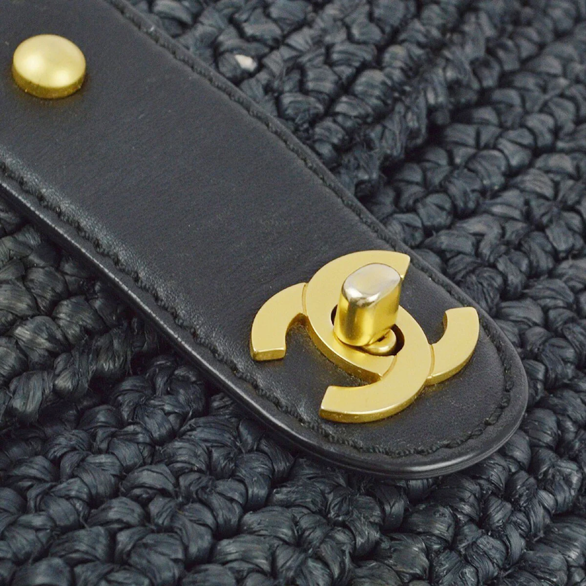 Chanel 2005-2006 Black Straw Chain Shoulder Bag - Image 3