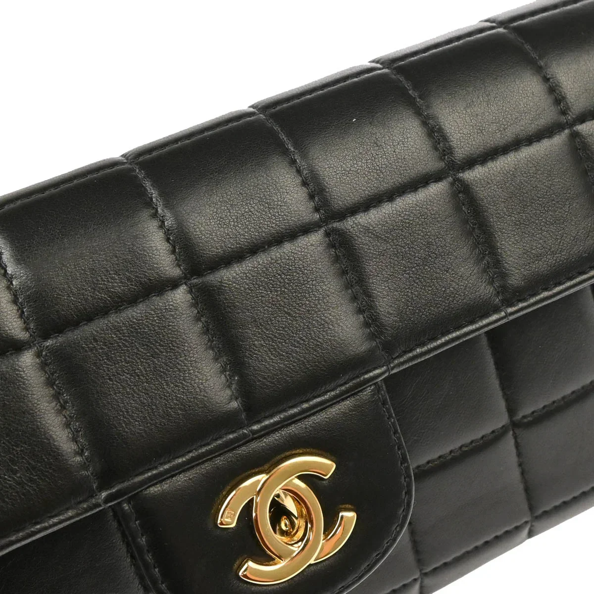 Chanel 2003-2004 Black Lambskin East West Choco Bar Shoulder Bag - Image 6