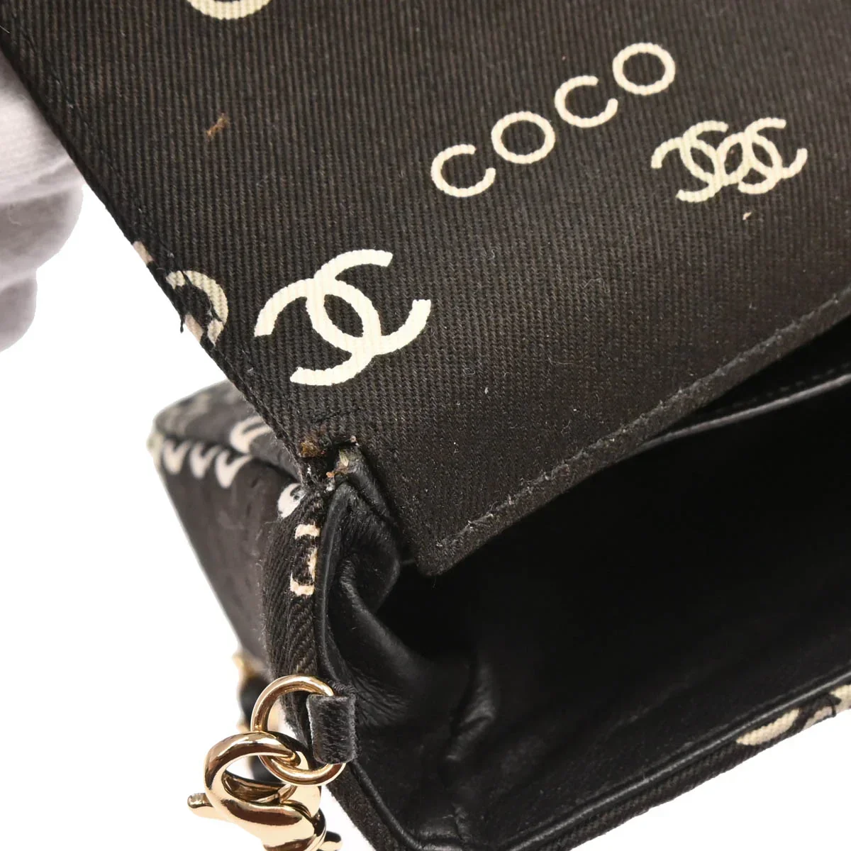 Chanel 2000-2001 Black Canvas COCO East West Choco Bar Shoulder Bag - Image 9