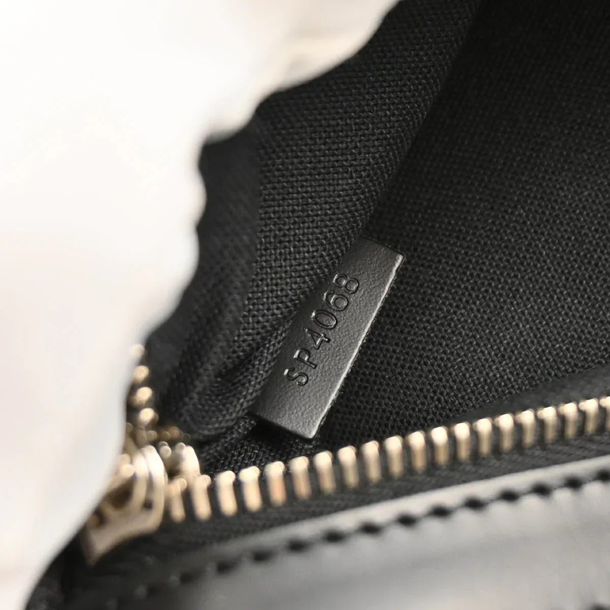 Louis Vuitton 2008 Damier Graphite Daniel GM Shoulder Bag N58033 - Image 9