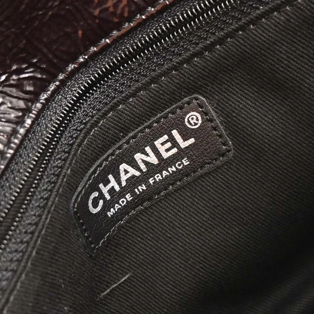 Chanel 2006-2008 Black Patent Leather Shoulder Bag - Image 10