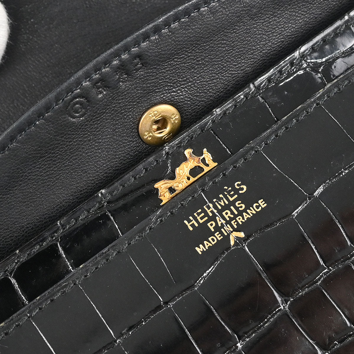 Hermes * 1987 Black Porosus Sequana Shoulder Bag - Image 10