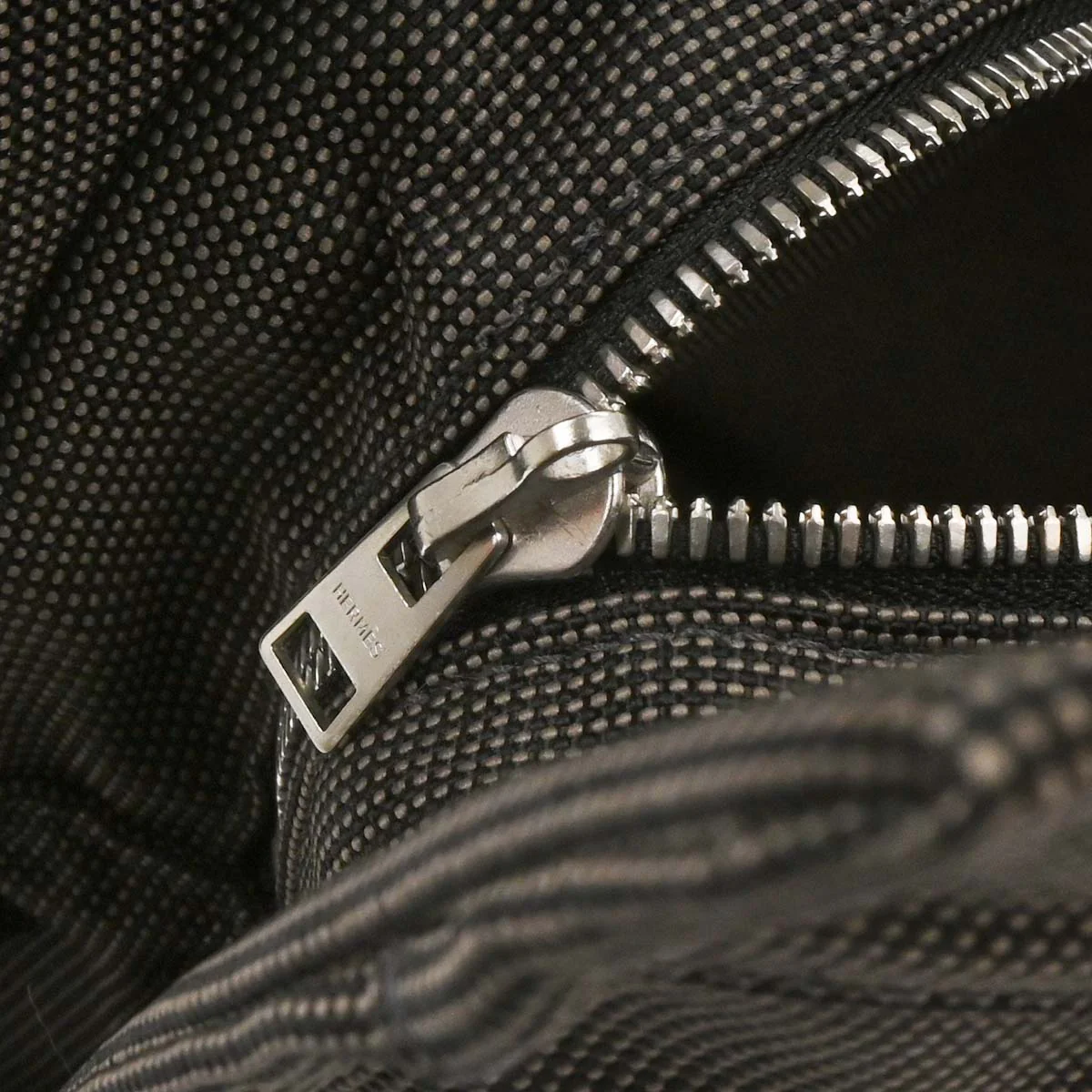 Hermes Gray Canvas Herline Tote MM Handbag - Image 9