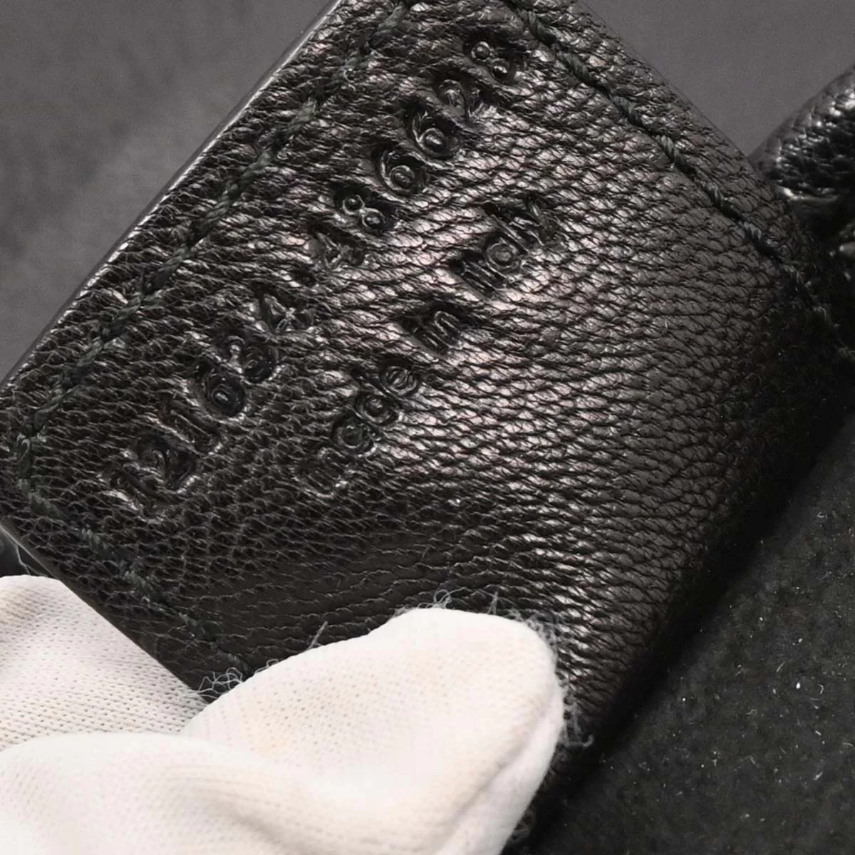 Yves Saint Laurent Black Handbag - Image 10