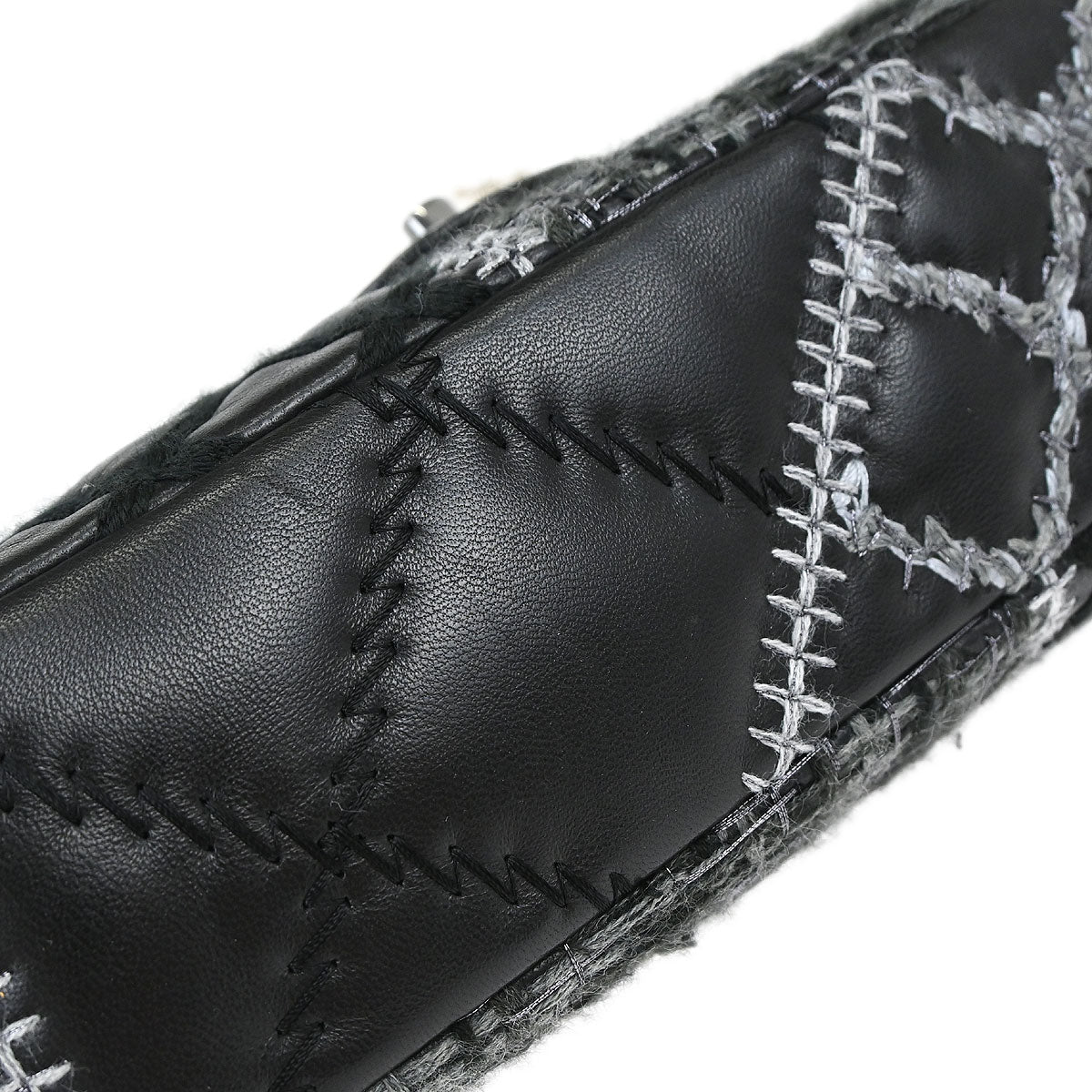 Chanel Black Tweed Lambskin Patchwork Stitch Shoulder Bag - Image 4