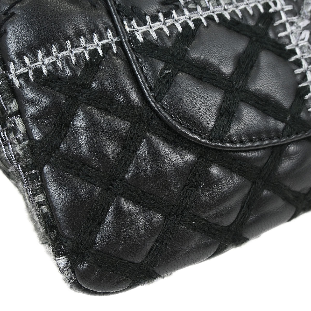 Chanel Black Tweed Lambskin Patchwork Stitch Shoulder Bag - Image 7