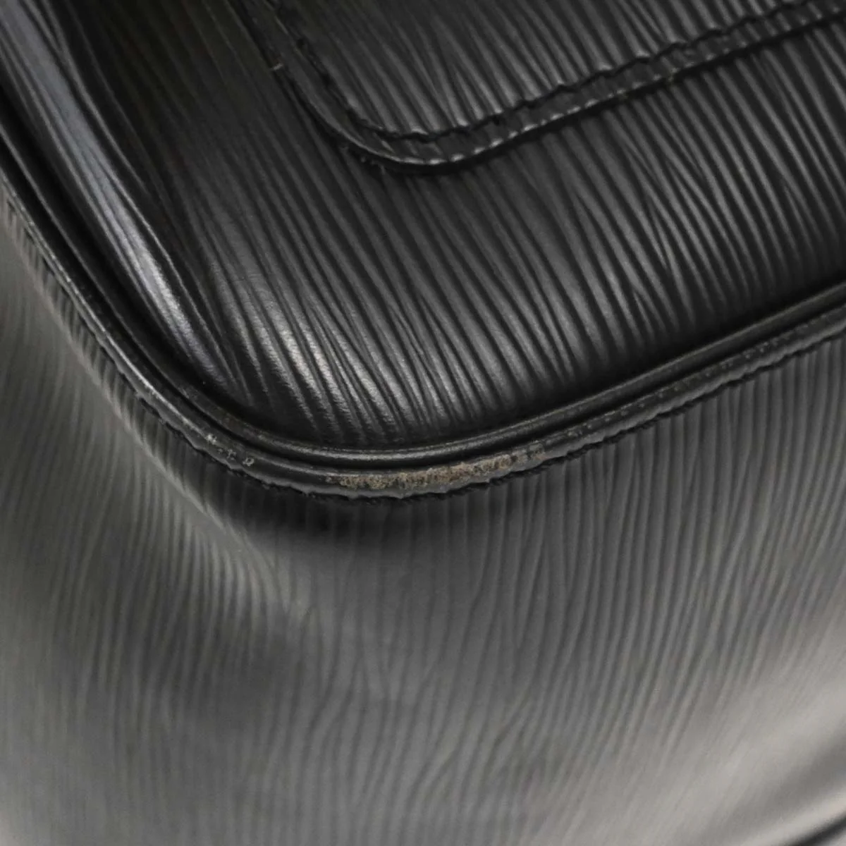 Louis Vuitton 1997 Black Epi Keepall 50 Travel Handbag M42962 - Image 13