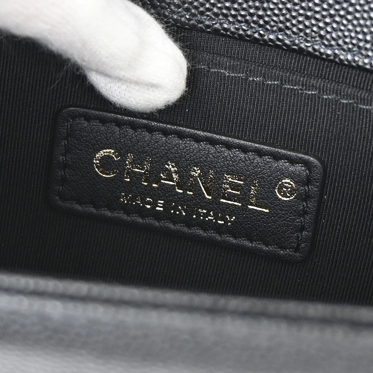 Boy Chanel 2019 Black Caviar Skin Small Chain Shoulder Bag - Image 17