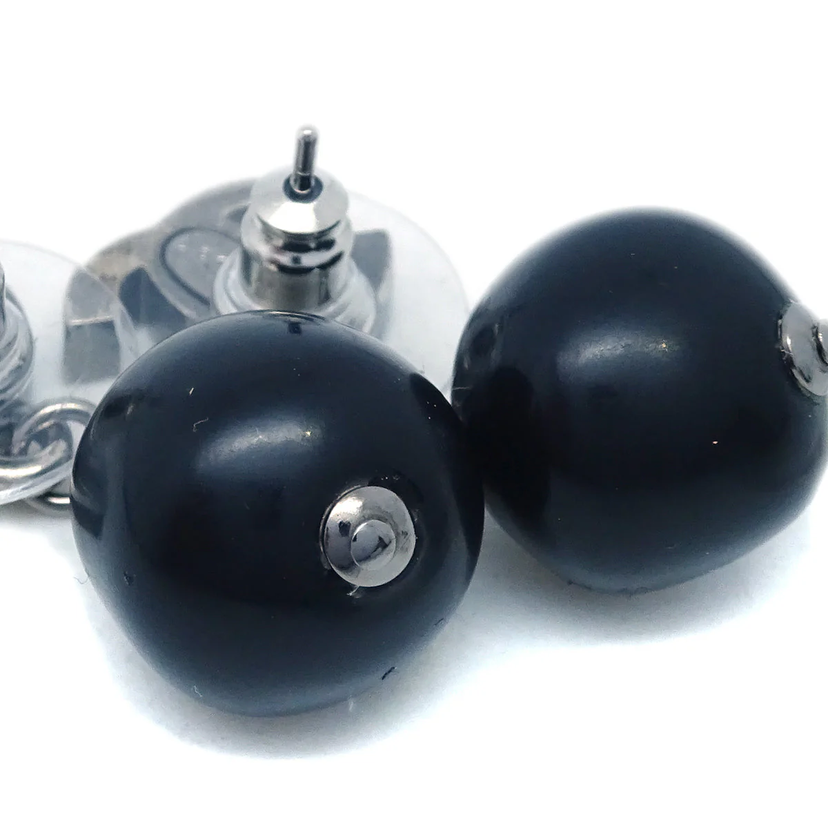 Chanel 2010 Studs Earrings Black - Image 2