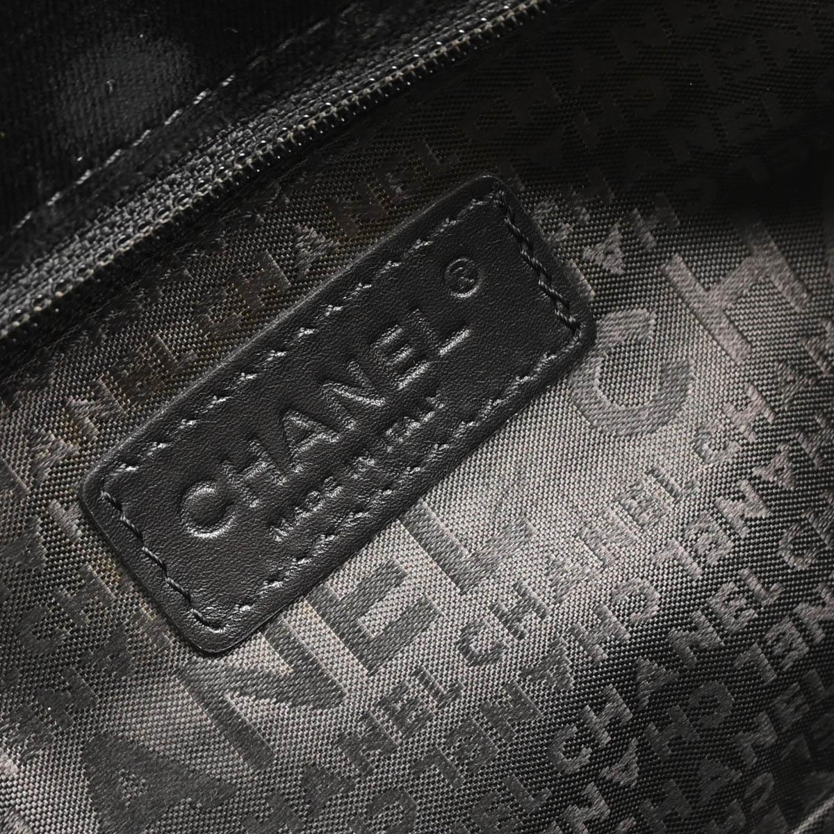 Chanel Black Velvet East West Handbag - Image 10