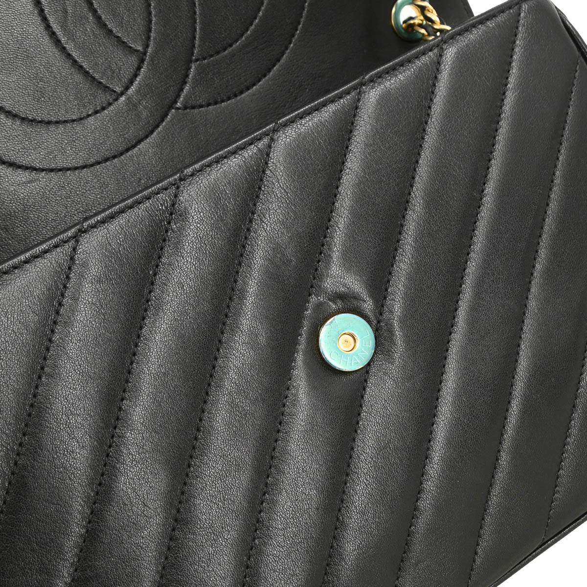 Chanel 2015-2016 Black Lambskin Shoulder Bag - Image 8
